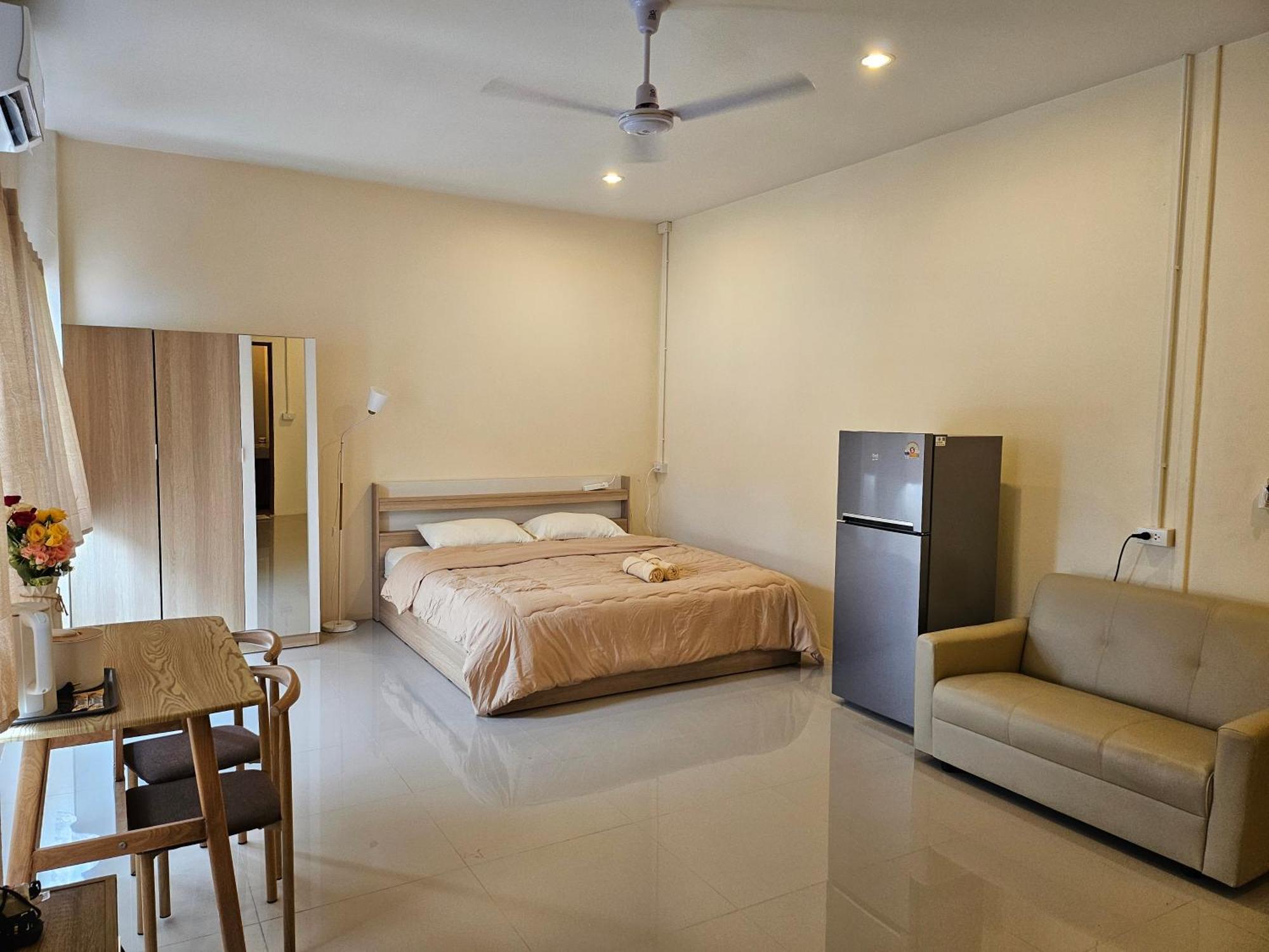 Skypearl Guesthouse & Pub Ko Tao Buitenkant foto