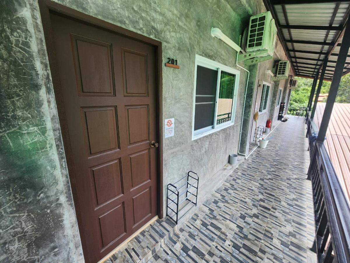 Skypearl Guesthouse & Pub Ko Tao Buitenkant foto
