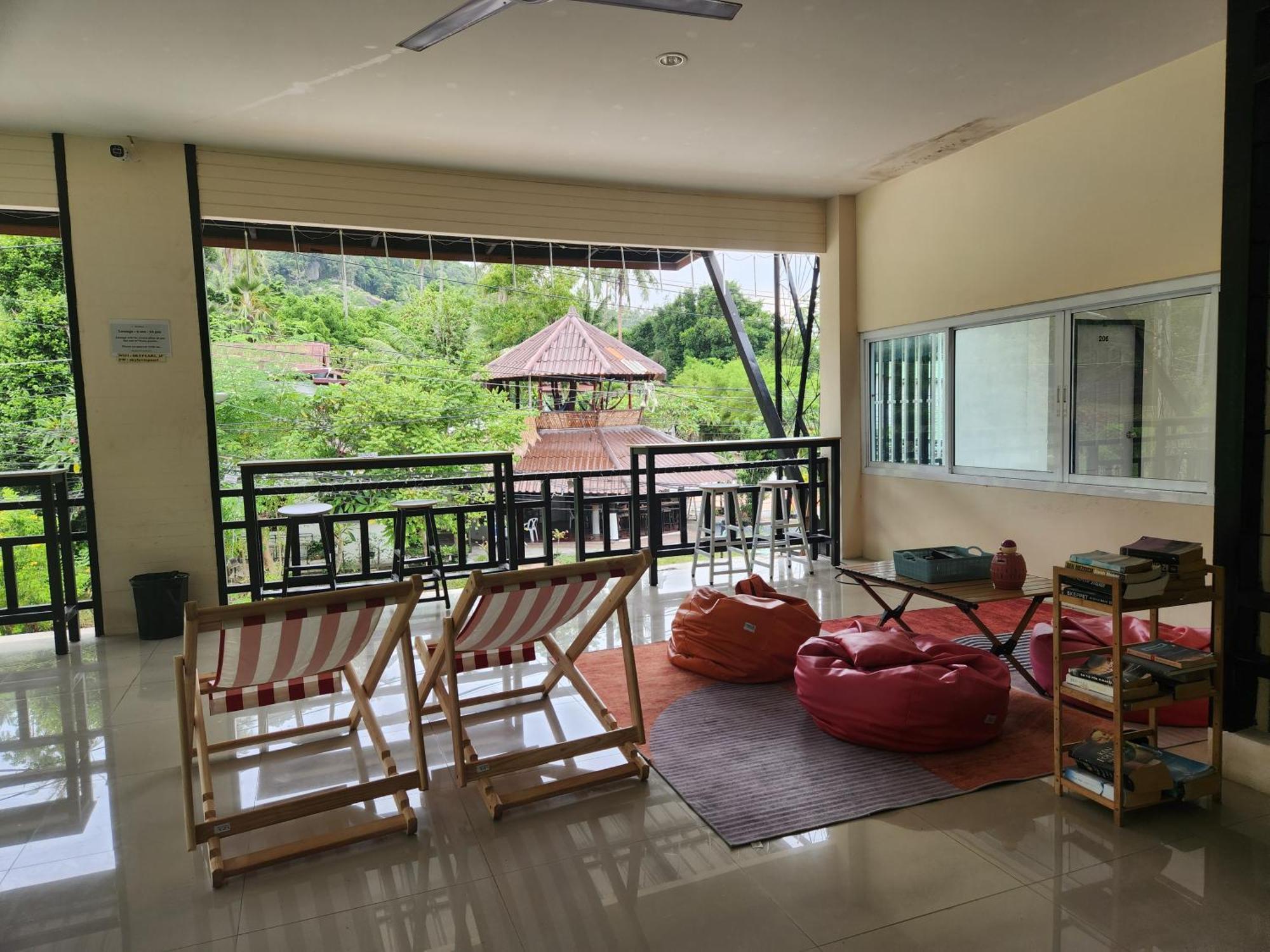 Skypearl Guesthouse & Pub Ko Tao Buitenkant foto